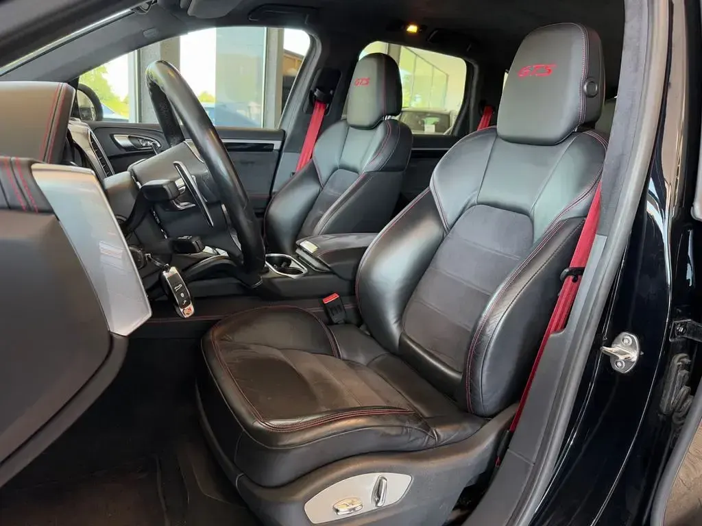 Gebraucht Porsche Cayenne GTS 420 PS (308 kW) 2013 Tiefschwarzmetallic SUV