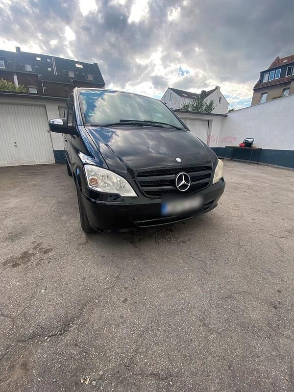 Schwarz Gebraucht 2009 Mercedes Vito Van / Kleinbus | 4.950 € (Superpreis) - Bild 1/4