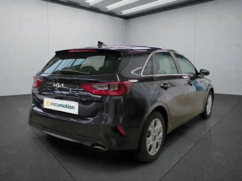 Gebraucht Kia Ceed Vision 140 PS (102 kW) 2025 Schwarz Kleinwagen