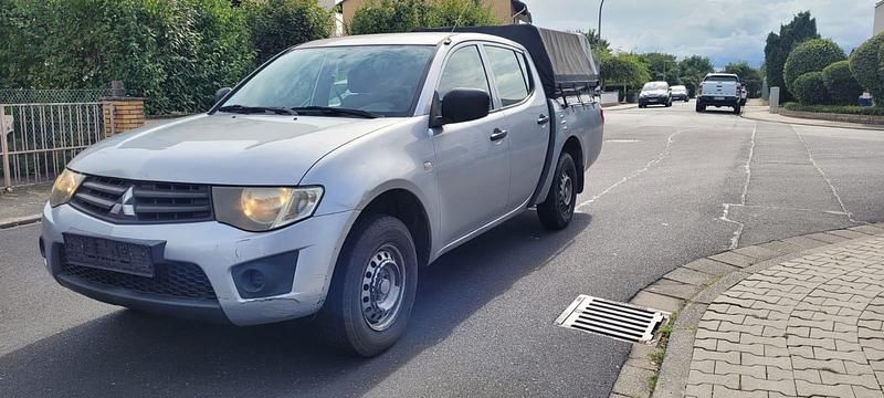 Silber Gebraucht 2012 Mitsubishi L200 Abholung | 5.900 € (Superpreis) - Bild 1/4