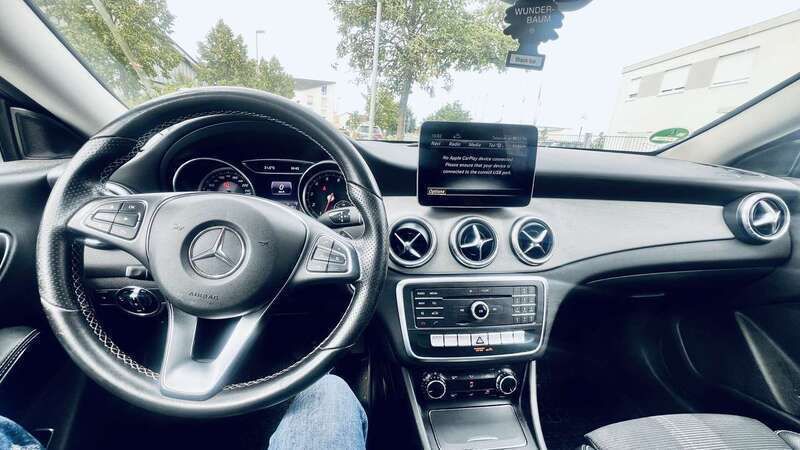 Gebraucht 2018 Mercedes CLA180 Shooting Brake Kombi | 17.000 € (Guter Preis) - Bild 1/4