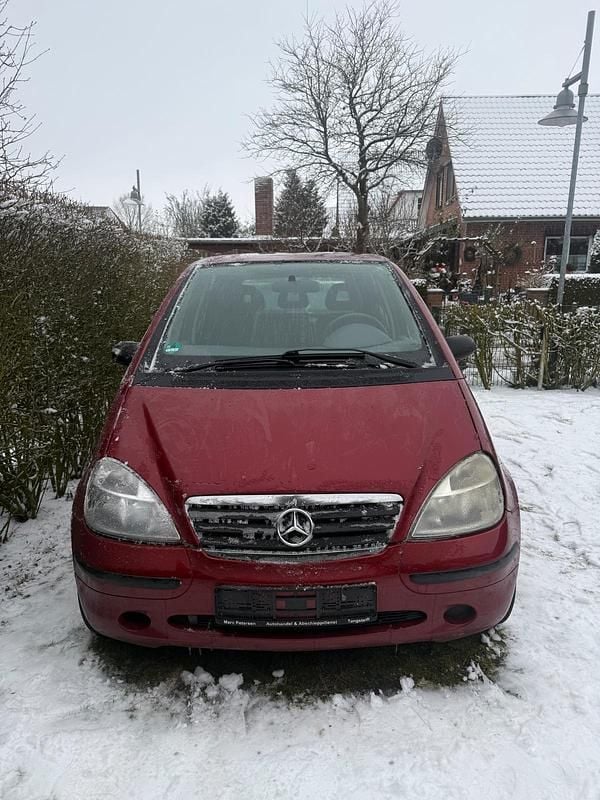 Rot Gebraucht 1999 Mercedes A140 Kleinwagen | 500 € (Guter Preis) - Bild 1/4