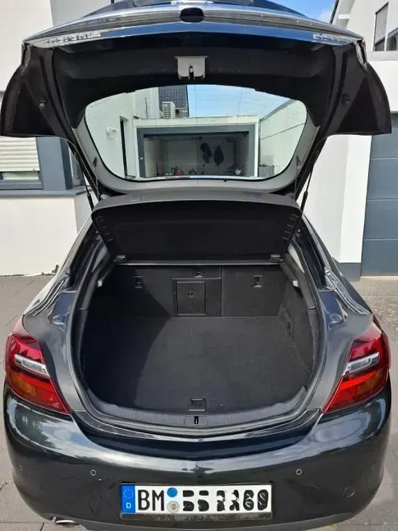 Gebraucht Opel Insignia 170 PS (125 kW) 2015 Schwarz Limousine
