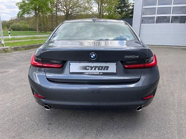 Gebraucht BMW 320 Advantage 190 PS (139 kW) 2019 Grau Limousine