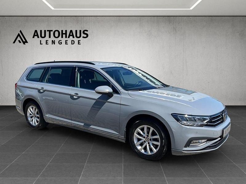Grau Gebraucht 2021 VW Passat Business Kombi | 14.890 € (Guter Preis) - Bild 1/4