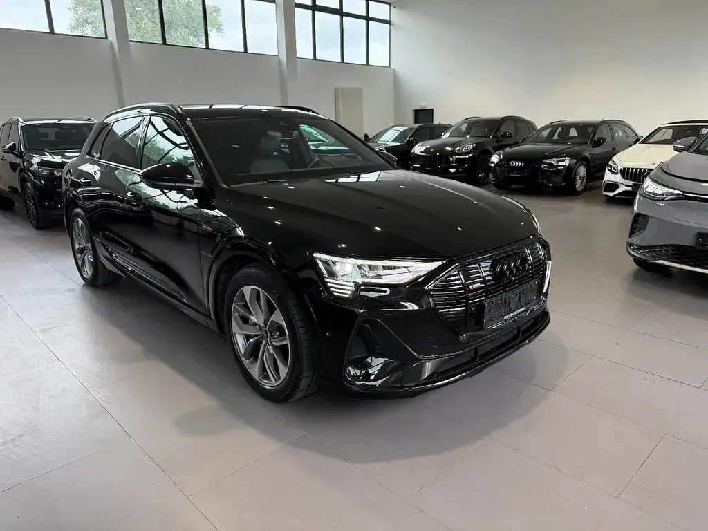 Gebraucht Audi e-tron S-Line 300 kW (408 PS) 2022 Schwarz SUV
