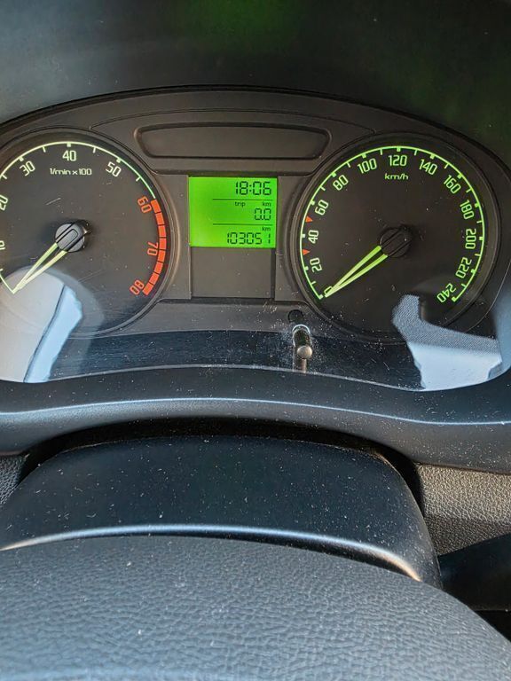 Blau Gebraucht 2009 Skoda Fabia Classic Limousine | 2.950 € (Fairer Preis) - Bild 1/4