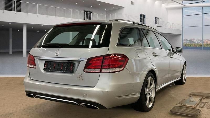 Gebraucht Mercedes E250 211 PS (155 kW) 2015 Silber Limousine