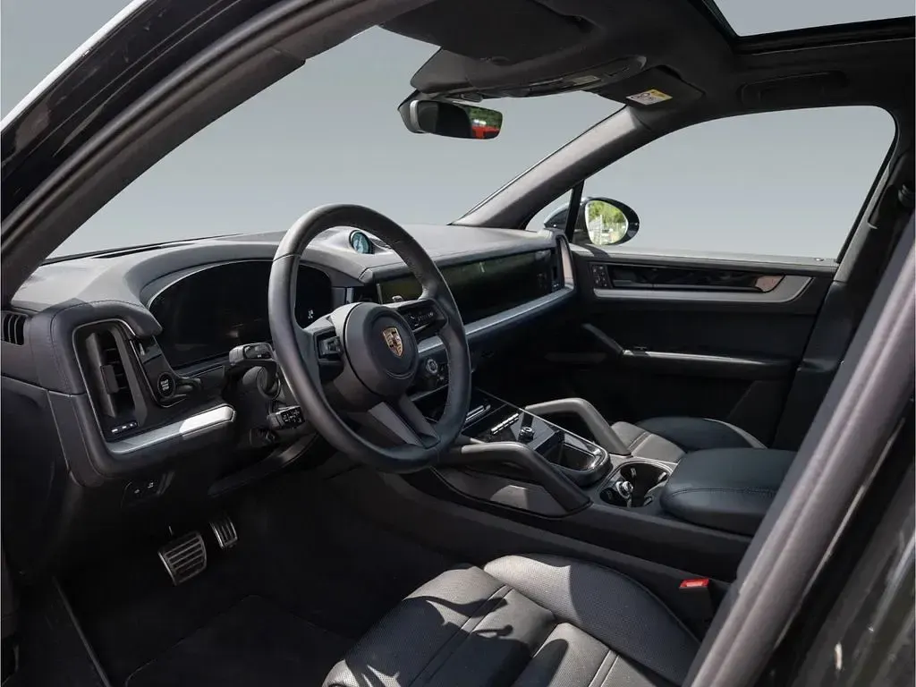Gebraucht Porsche Cayenne S E-Hybrid 519 PS (381 kW) 2025 Schwarz SUV