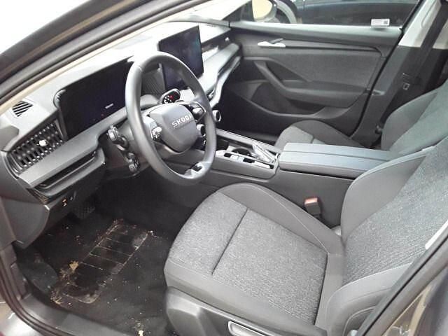 Gebraucht Skoda Superb 150 PS (110 kW) 2025 Graphitegrau metallic (metallic) Limousine