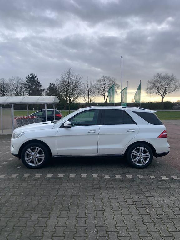 Gebraucht Mercedes ML350 258 PS (189 kW) 2013 Weiß SUV