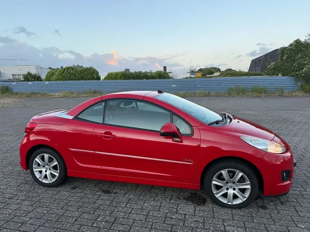 Gebraucht Peugeot 207 CC Urban Move 120 PS (88 kW) 2011 Rot Cabrio