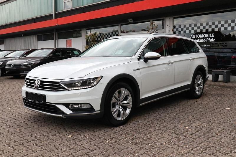Gebraucht VW Passat Alltrack 220 PS (161 kW) 2018 Weiß Kombi