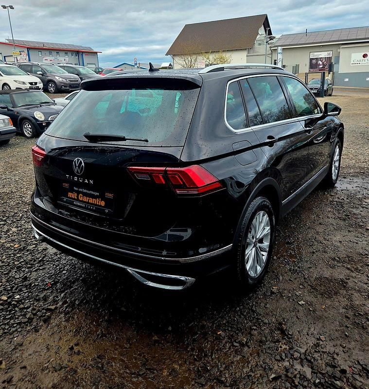 Gebraucht VW Tiguan Elegance 150 PS (110 kW) 2020 Deep black perleffekt (metallic) SUV