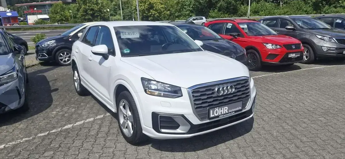 Gebraucht Audi Q2 Sport 150 PS (110 kW) 2019 Gletscherweiß metallic SUV