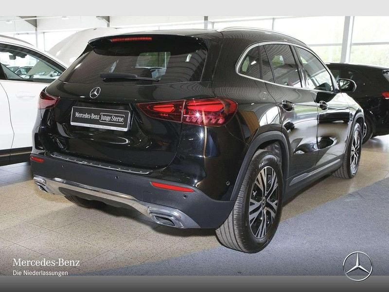 Gebraucht Mercedes GLA200 Advanced 150 PS (110 kW) 2025 Schwarz SUV
