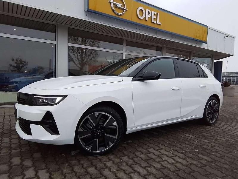 Neu Opel Astra 114 kW (156 PS) 2026 Lack weiss banquise/typ aussen Limousine