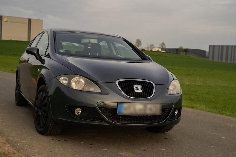 Second-hand Seat Leon 102 CP (75 kW) 2008 Gri Hatchback