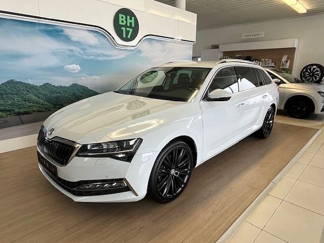 Gebraucht Skoda Superb Style 156 PS (114 kW) 2022 Weiß Kombi