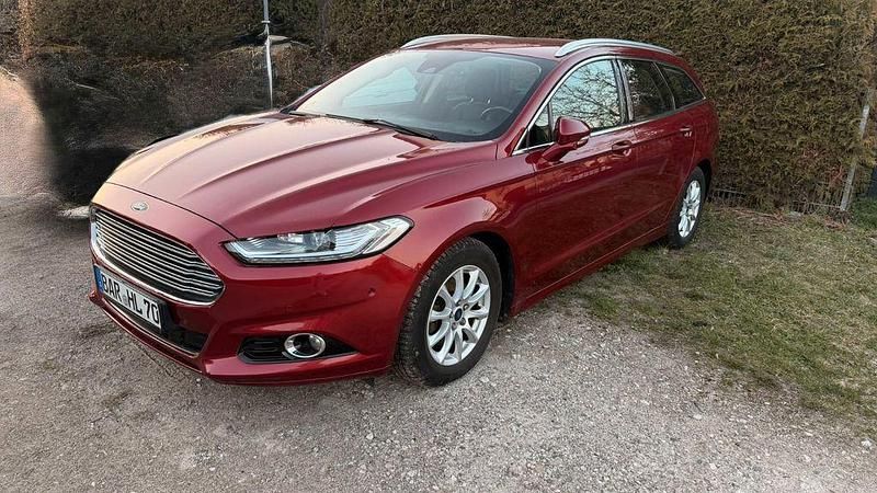 Gebraucht Ford Mondeo Titanium 241 PS (177 kW) 2015 Rot Limousine
