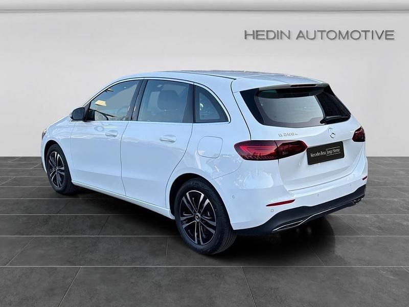 Gebraucht Mercedes B250e Progressive 163 PS (119 kW) 2024 Weiß Van / Kleinbus