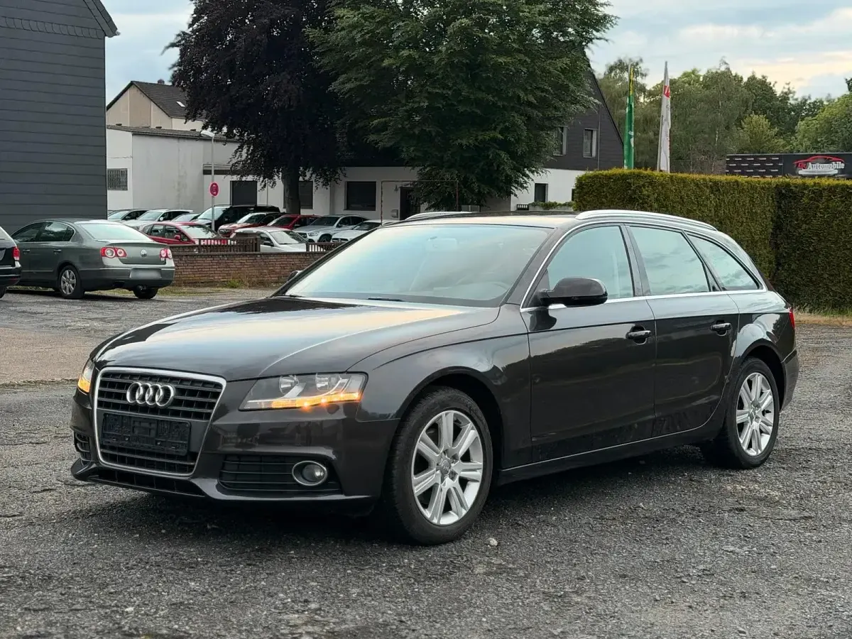 Gebraucht Audi A4 143 PS (105 kW) 2010 Grau Kombi