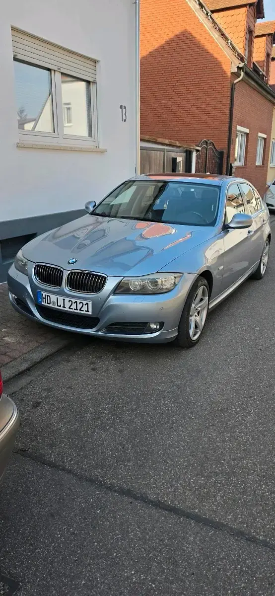 Käytetty BMW 330 245 HP (180 kW) 2009 Sininen Sedan