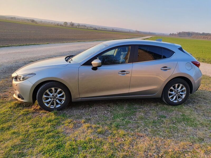 Silber Gebraucht 2015 Mazda 3 Sports-Line Limousine | 13.400 € (Guter Preis) - Bild 1/4