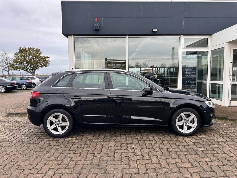 Gebraucht Audi A3 Ambiente 150 PS (110 kW) 2017 Schwarz Limousine