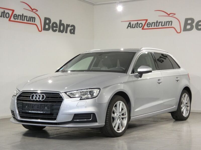 Florettsilber metallic Gebraucht 2019 Audi A3 Sportback Design Kleinwagen | 14.490 € (Superpreis) - Bild 1/4