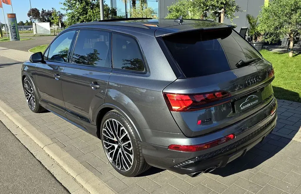 Gebraucht Audi SQ7 Sport 507 PS (372 kW) 2024 Daytonagrau perleffekt SUV