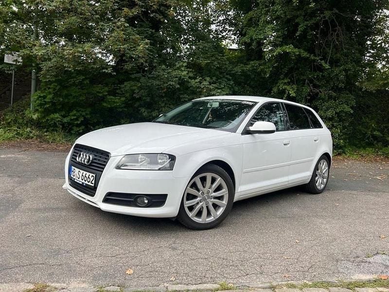 Gebraucht Audi A3 Ambiente 105 PS (77 kW) 2010 Weiß Kleinwagen