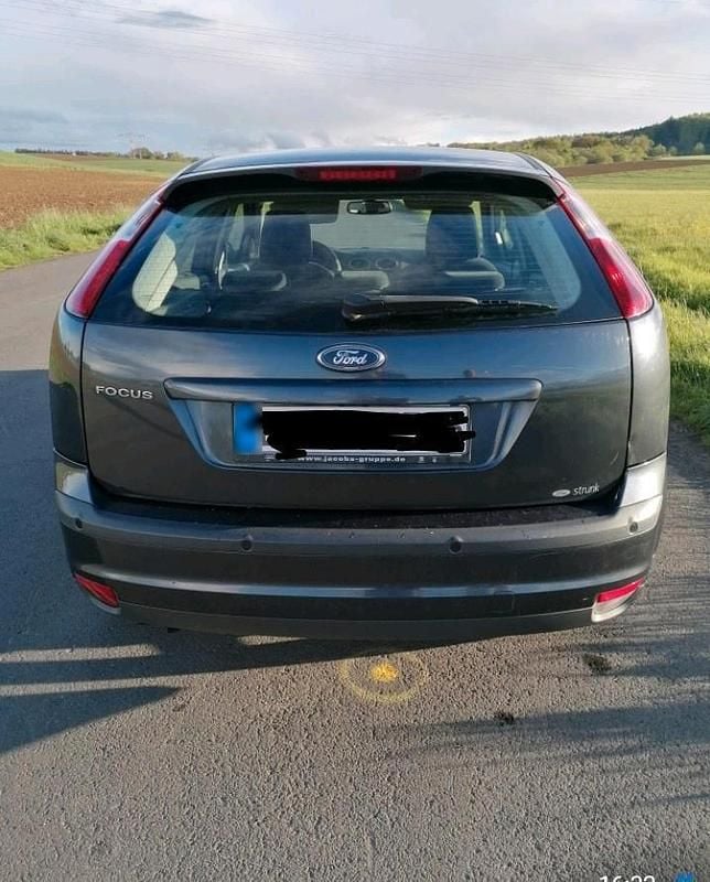 Gebraucht Ford Focus 115 PS (84 kW) 2005 Grau Limousine
