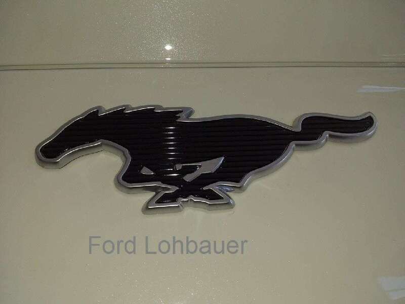 Gebraucht Ford Mustang Mach-E 197 kW (269 PS) 2022 Starweiß metallic SUV