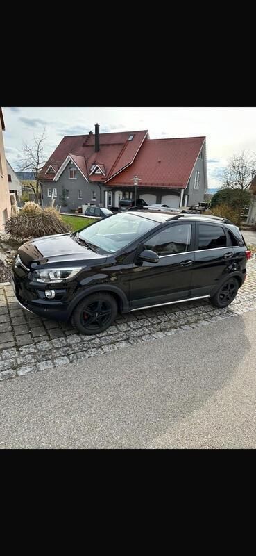 Schwarz Gebraucht 2018 Baic X25 SUV | 8.300 € - Bild 1/4
