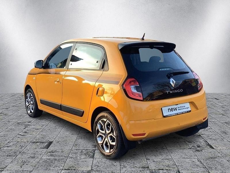 Gebraucht Renault Twingo Equilibre 65 PS (47 kW) 2022 Mangogelb Kleinwagen