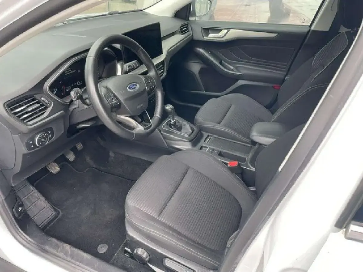 Gebraucht Ford Focus Titanium S 125 PS (91 kW) 2023 Frostweiß Kombi