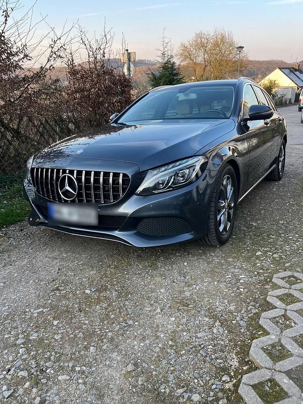 Gebraucht Mercedes C250 204 PS (150 kW) 2015 Grau Kombi
