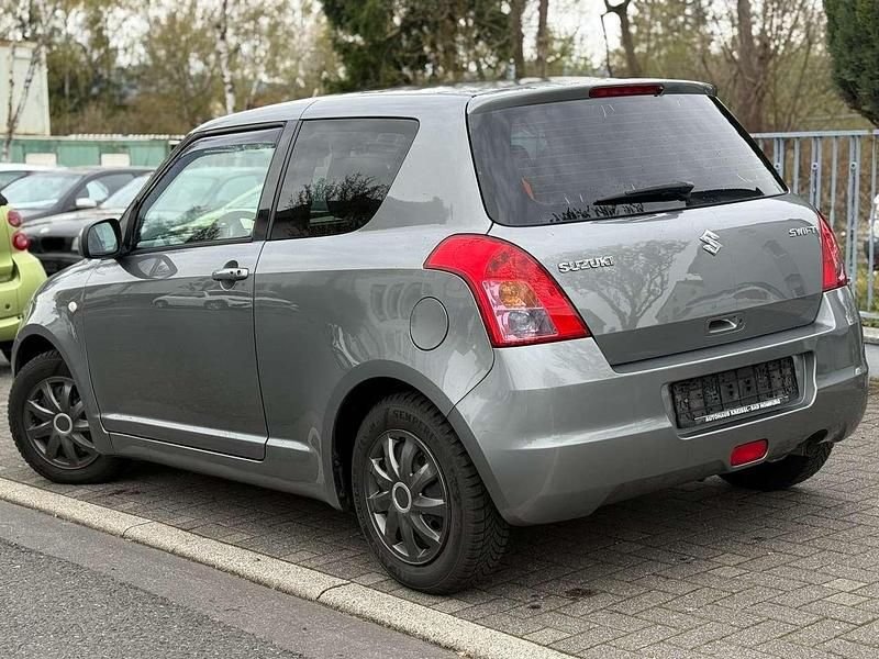 Second-hand Suzuki Swift 92 CP (67 kW) 2007 Gri Hatchback