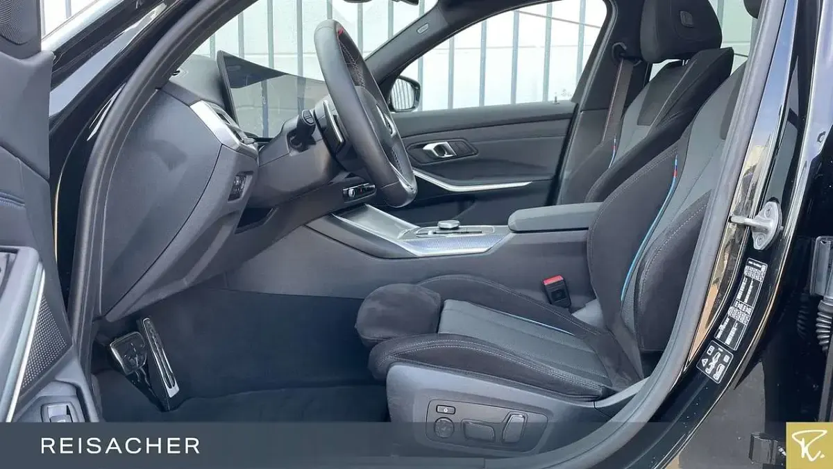 Gebraucht BMW 340 M Sport 374 PS (275 kW) 2025 Saphirschwarz metallic Kombi