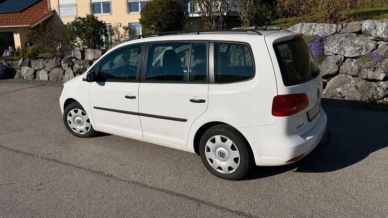 Gebraucht VW Touran 107 PS (78 kW) 2013 Weiß Van / Kleinbus