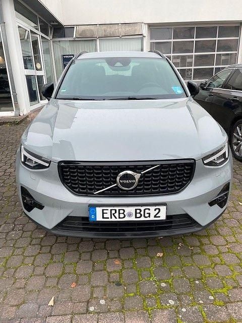 Gebraucht Volvo XC40 Plus 129 PS (94 kW) 2023 Grau SUV