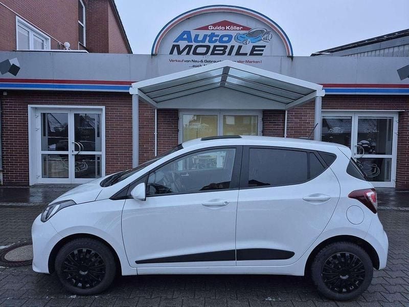 Gebraucht Hyundai i10 Style 87 PS (63 kW) 2020 Weiß Kleinwagen