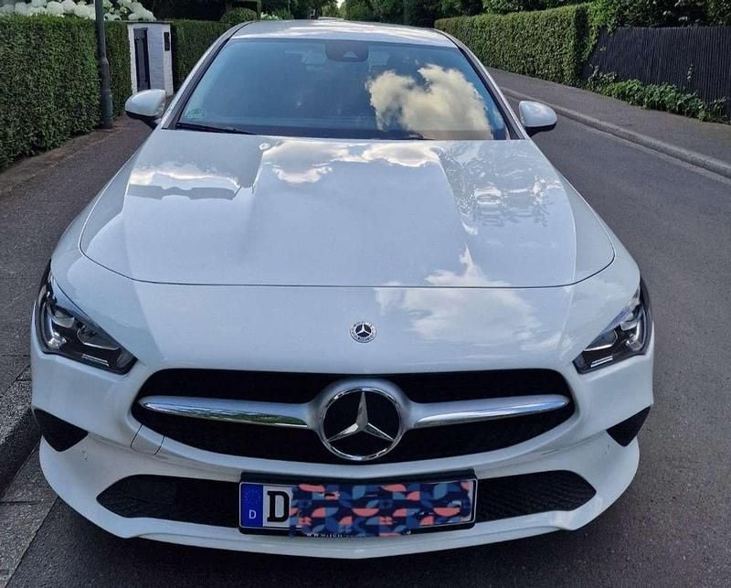 Weiß Gebraucht 2022 Mercedes 200 Kombi | 25.500 € (Superpreis) - Bild 1/4