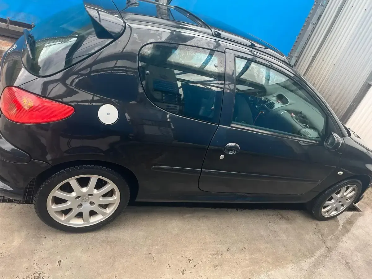 Gebraucht Peugeot 206 108 PS (79 kW) 2005 Schwarz Kleinwagen