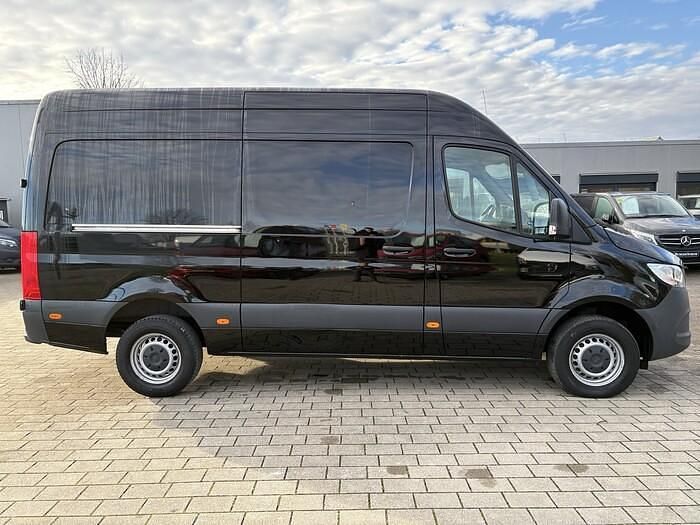 Gebraucht Mercedes Sprinter 150 PS (110 kW) 2022 Tiefschwarz Van