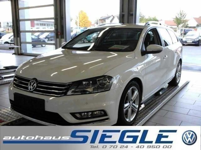 Weiß Gebraucht 2013 VW Passat R-line Kombi | 18.490 € - Bild 1/4