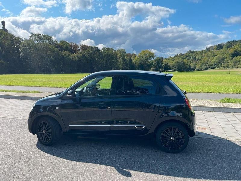 Schwarz Gebraucht 2022 Renault Twingo Urban Night Kleinwagen | 12.950 € (Fairer Preis) - Bild 1/4