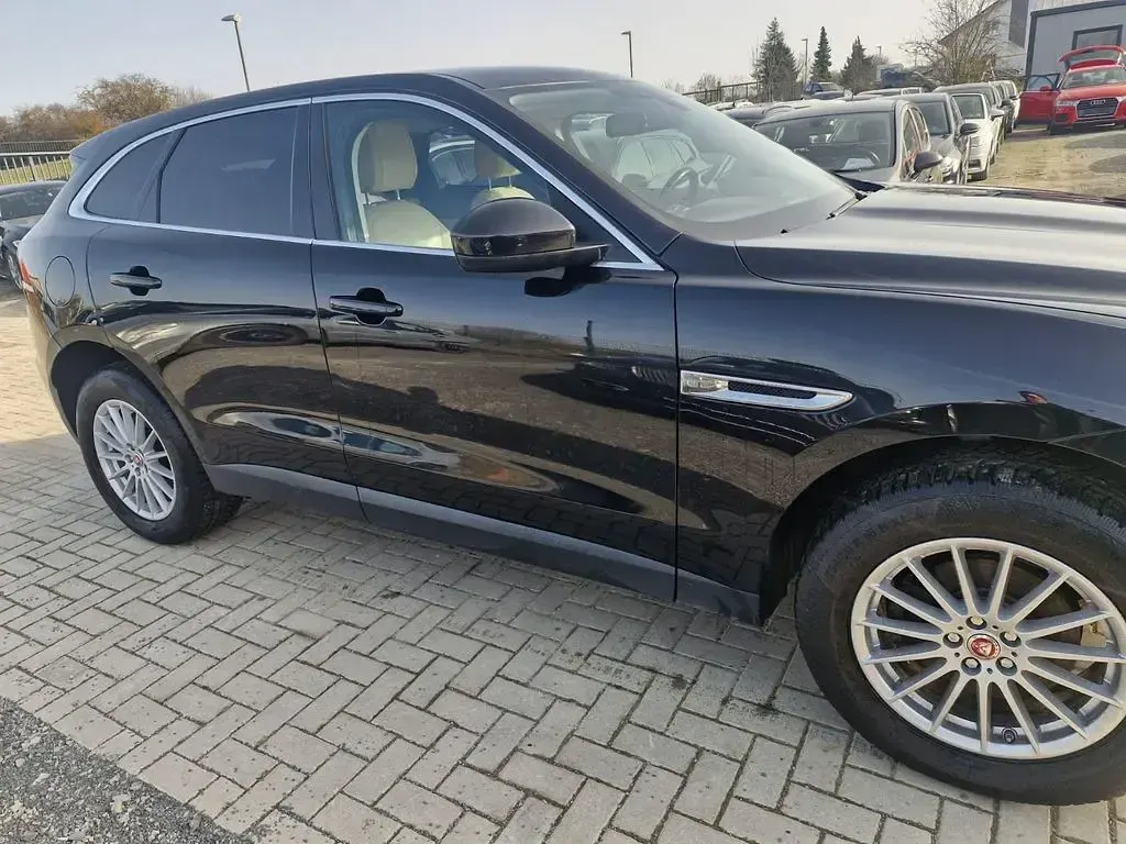 Gebraucht Jaguar F-Pace Prestige 179 PS (131 kW) 2017 Schwarz SUV