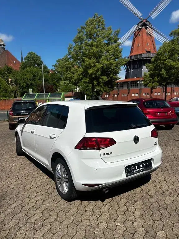 Gebraucht VW Golf VII Edition 105 PS (77 kW) 2014 Weiß Limousine